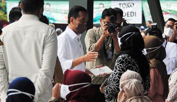 Breaking News!, Presiden Jokowi Larang Ekspor Minyak Goreng Mulai 28 April 2022