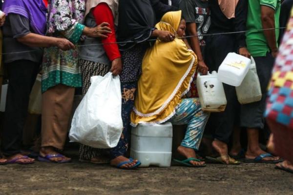 Megawati Bingung Melihat Ibu-Ibu Beli Baju Baru Setelah Sebelumnya Antri Minyak Goreng