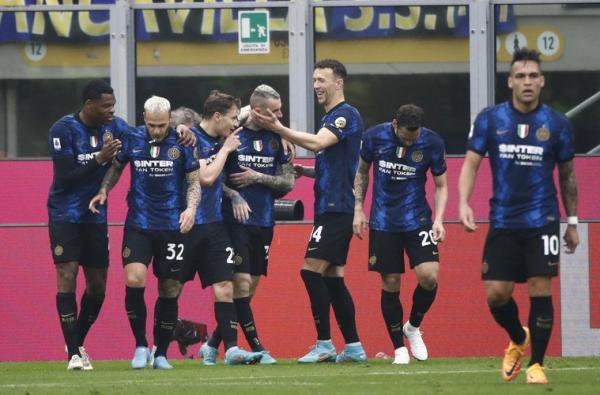 Patok Srigala Roma 3-1, Si-Ular Inter Milan Puncaki Klasemen