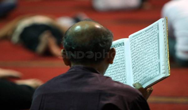 Terbentur Tugas Pekerjaan, Apakah Boleh Itikaf di Luar Masjid?