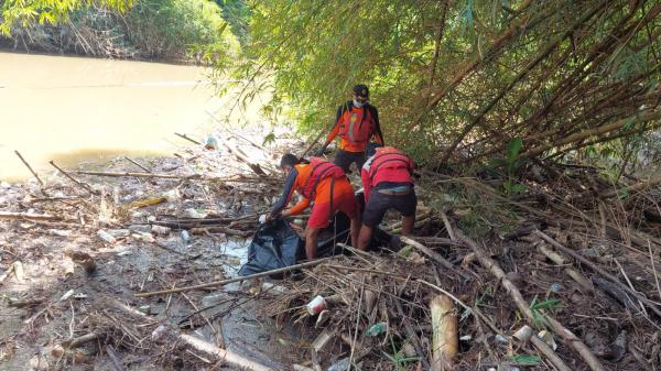 Tiga Hari Terseret Arus Sungai, Nenek Sabaria Ditemukan Meninggal di Tumpukan Sampah