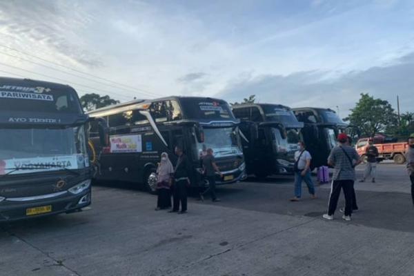 Ratusan Bus Siap Antar Mudik Gratis Kemenhub dari Terminal Kampung Rambutan