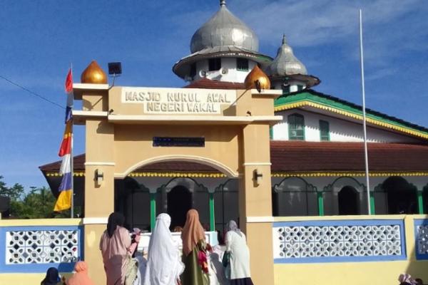 Warga Maluku Lebaran Idul Fitri Hari Ini, TNI-Polri Jaga Sholat Id