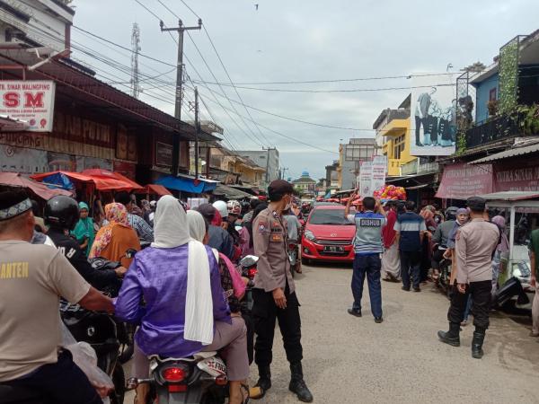 Dipadati Pemudik, Jalan Pasar Malingping Macet Parah