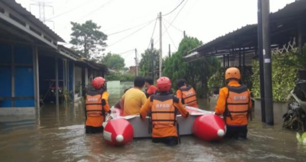 Jelang Lebaran, Ratusan Rumah di Tangsel Terendam Banjir