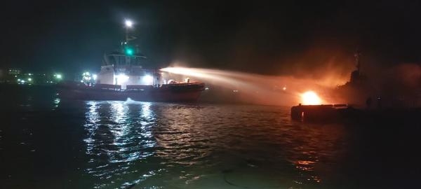 Respons Cepat Kebakaran Kapal Nelayan, Pertamina Cilacap Kerahkan Tim Damkar