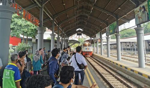 Penumpang Kereta Api Diperkirakan Akan Mencapai Ratusan Ribu Pada Puncak Arus Mudik