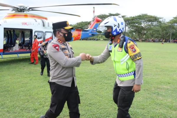 Naik Helikopter, Kapolda Sumut Pantau Arus Balik Libur Lebaran di Jalinsum