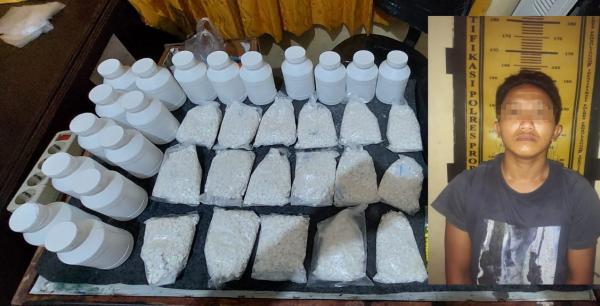 Pengedar dan 21.000 Butir Pil Okerbaya Diamankan Polres Probolinggo