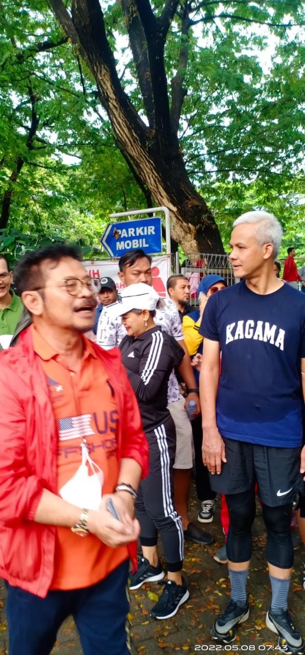 Mentan SYL Joging dan Ngopi Bareng Ganjar di Makassar