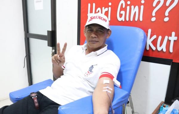Tepat Di Hari Kelahirannya, Ketua DPRD Kabupaten Pangandaran Mendonorkan Darahnya