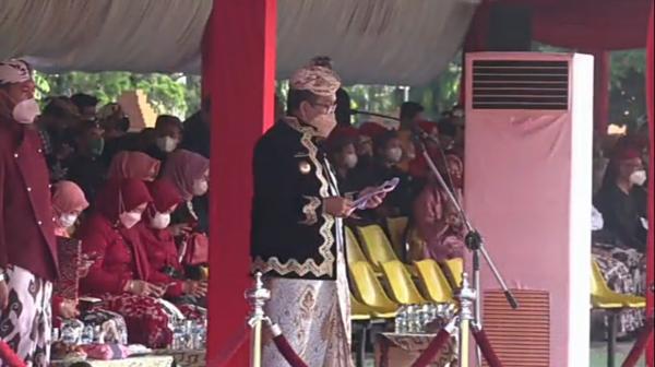 Disdik Kabupaten Cirebon Menggelar Upacara Puncak Peringatan Hardiknas 2022
