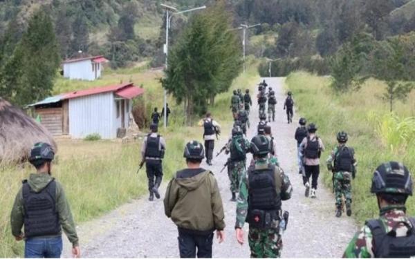 Puncak Jaya Memanas, Dua Anggota TNI Polri Gugur Diberondong Tembakan saat Jaga Shalat Tarawih