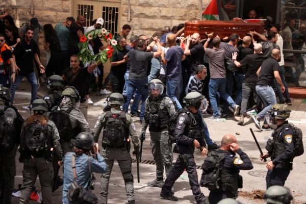 Astaga! Pelayat di Pemakaman Jurnalis Palestina Dipukuli Polisi Israel