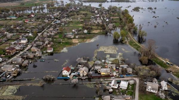 Hindari Invasi Rusia, Desa Ini Buka Bendungan hingga Banjir Seperti Rawa
