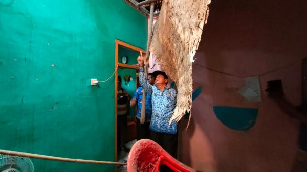 Hujan Deras Terjang Wilayah Cirebon, Sebabkan Dua Rumah Alami Kerusakan