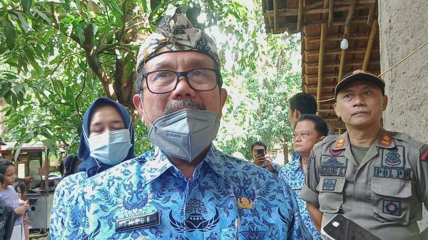 Jokowi Izinkan Masyarakat Lepas Masker, Bupati Cirebon Masih Tunggu Inmendagri