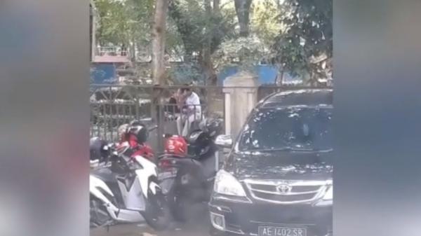 Video Viral Diduga Bercumbu Ditaman Kota, Nitizen; Adeekkk, cinta tak selamanya indah dekk,