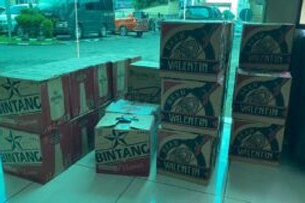 Ratusan Botol Minol Tanpa Izin Disita Polresta Manado