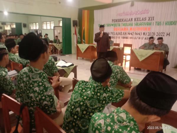 Ratusan Santri Calon Mutakharijin Madrasah TBS Diberi Pembekalan para Masyayikh
