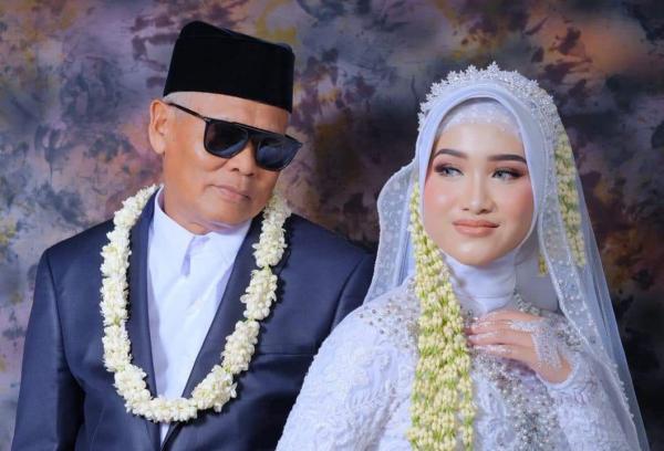 Kakek 65 Tahun Nikahi Perawan Cantik 18 Tahun di Cirebon, Maharnya Rp700 Juta