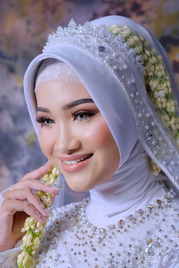 Pelestarian Identitas Budaya Nusantara Melalui Tata Rias Pengantin