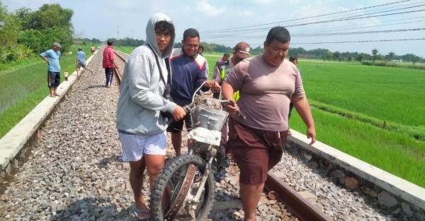 Pria di Kediri Tewas Dihantam Kereta