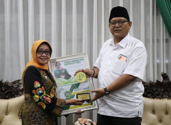 Usia 74 Tahun, Mundjidah Wahab Tetap Enerjik dan Produktif