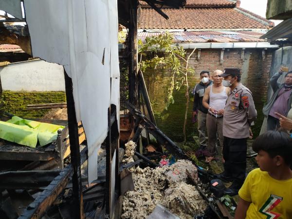 Anak Berkebutuhan Khusus Tewas Terjebak dalam Rumah yang Terbakar, Diduga Korsleting listrik