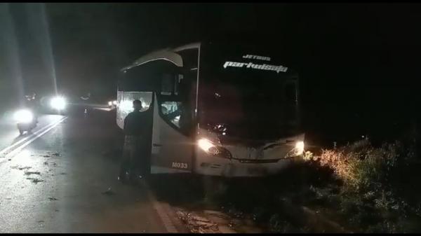 Bus Pariwisata Kecelakaan di Turunan Emen, Sopir : Kemudi Tiba-tiba Belok Sendiri