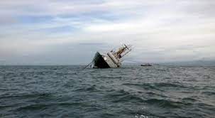 Seorang Meninggal dan Satu Hilang Akibat Kapal Terbalik di Perairan Garut