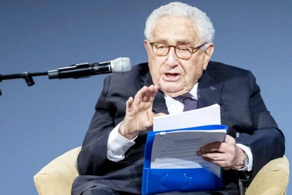 Mantan Menlu AS Henry Kissinger: Untuk Capai Perdamaian, Ukraina Harus Serahkan Wilayah ke Rusia