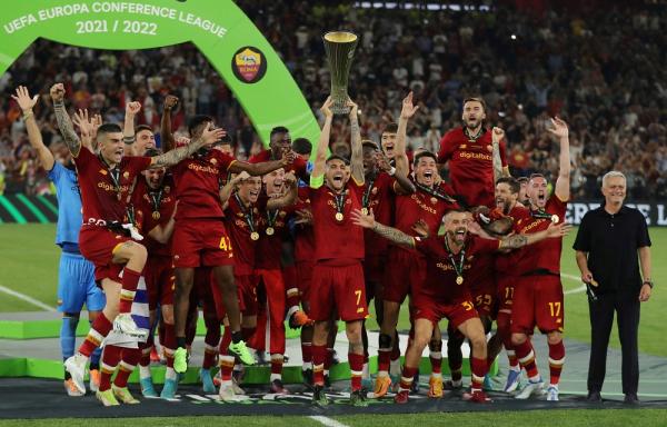 Jose Mourinho Cetak Sejarah Usai AS Roma Juara Liga Konferensi Eropa 2021-2022