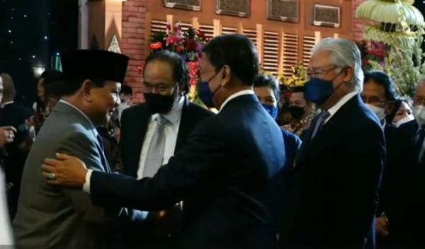 Saat Menhan Prabowo Bertemu Wiranto di Pernikahan Ketua MK, Begini yang Terjadi
