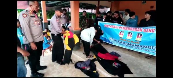 Puluhan Anggota GBR di Cirebon Timur Menyatakan Membubarkan Diri dan Tobat Massal