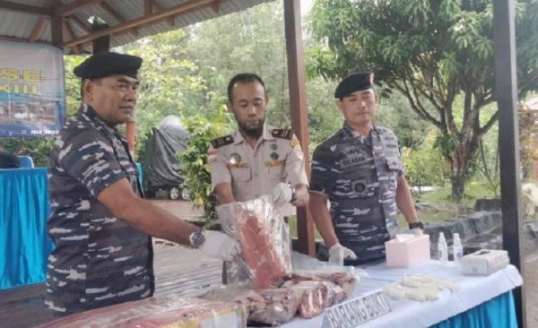 TNI AL Cegat Penyelundupan 400 Kg Daging Ilegal dari Malaysia