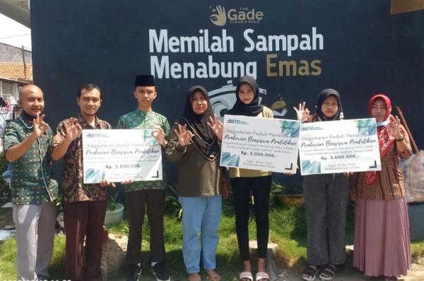 96 Anak Pengurus Bank Sampah dapat Beasiswa Pendidikan dari Pegadaian, Ini Bentuknya