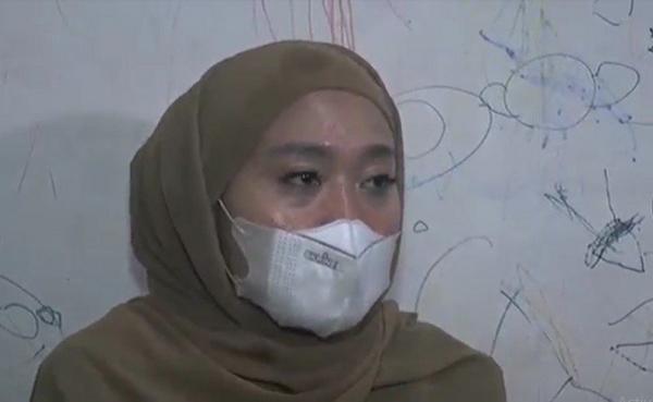 Video Viral Perempuan Berhijab Pamer Dada, Minta Maaf usai Dihujat Netizen