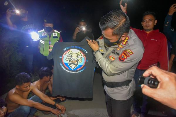 Puluhan Anggota Geng Motor Terjaring Sweeping di Cirebon, Ditemukan Sajam hingga Obat Terlarang