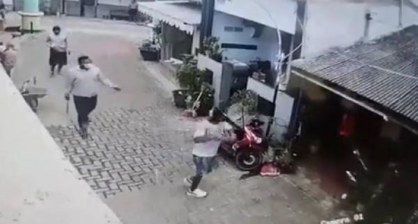 Viral 3 Preman Kampung Serang Rumah Warga Semarang, Kakak Beradik Bersimbah Darah