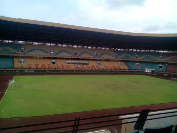 Retribusi Stadion Utama Riau Lampaui Target
