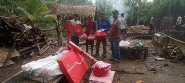 Dinsos Pandeglang Salurkan Bansos untuk Warga Terdampak Bencana Angin Kencang dan Banjir