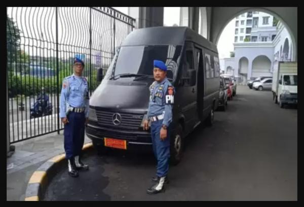 Parkir 5 Bulan Di Mal, Minibus Diderek Ke Mabes Puspom TNI