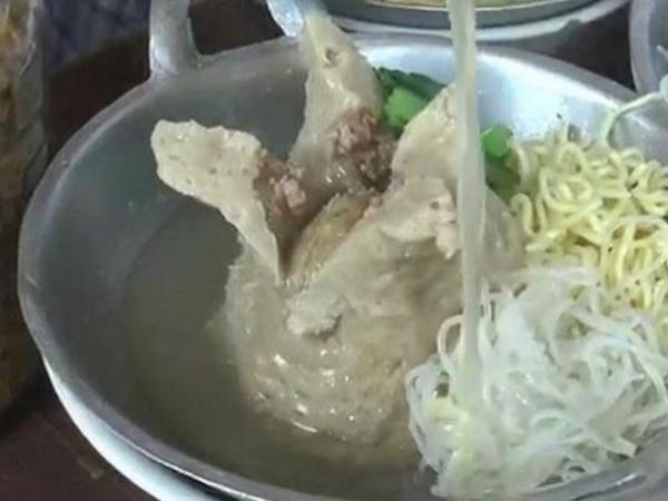 Warung Bakso di Grobogan ini Sediakan Level Pedas yang Unik