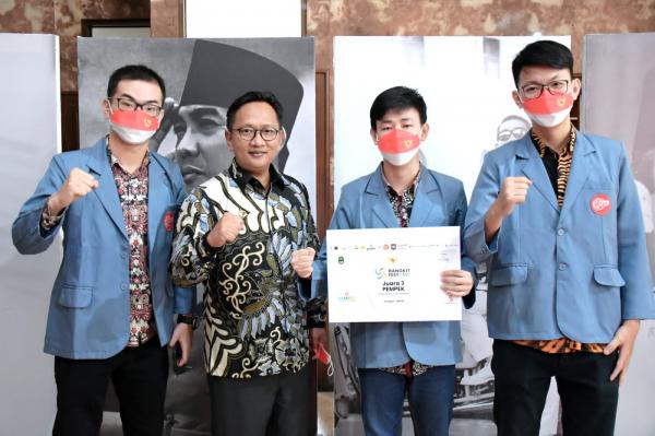 Ketua Komisi I DPRD Jabar Apresiasi Peringatan Nasional Harlah Pancasila di Bandung