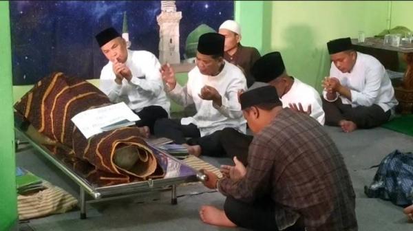 Guru Agama Islam Korban Tanah Longsor di Depok Dimakamkan Usai Salat Jumat