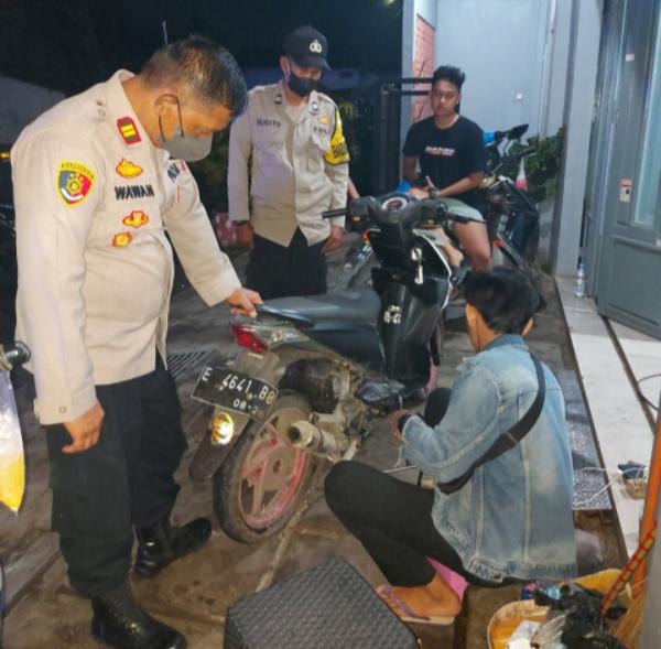 Razia Knalpot Bising di Lemahwungkuk Cirebon, Polisi Langsung Hancurkan Knalpot Tidak Standar