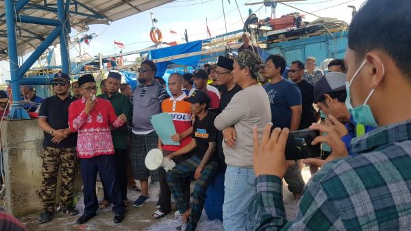 Nelayan Pantura Gelar Aksi Damai di Indramayu