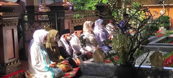 Wapres Ma'ruf Amin Ziarah ke Pendiri NU KH Hasyim Asyari di Jombang