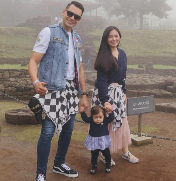 Candi Lereng Lawu yang Sering Berbalut Kabut, Bikin Jatuh Hati Pasangan Artis Ini